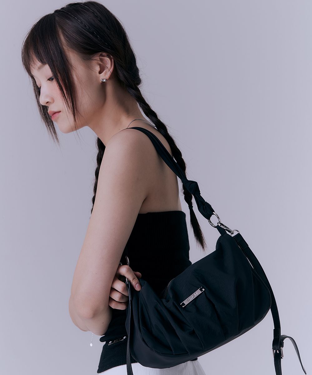 LEATHER POCKET SHIRRING RIBBON BAG BLACK