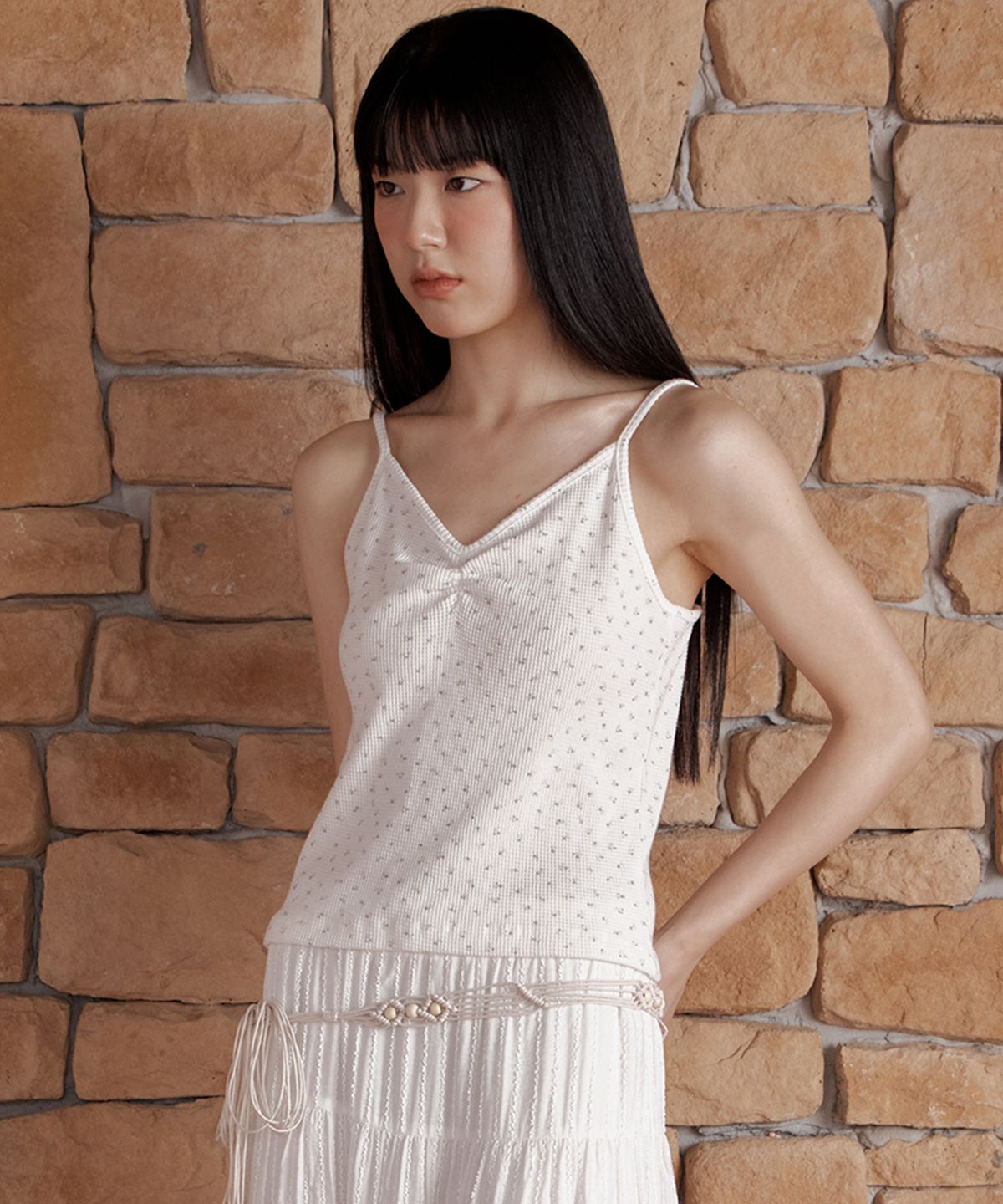 셀리테일즈(CELITAILS) FLOWER WAFFLE SLEEVELESS TOP_IVORY