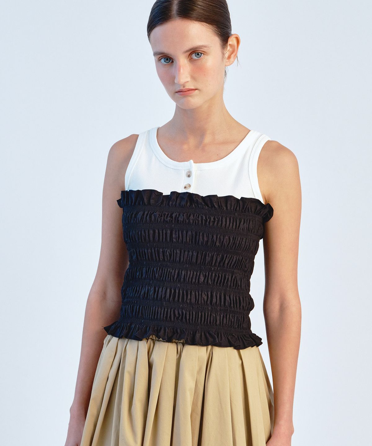 쏘이르(SO IR) SMOCKED TOP - BLACK