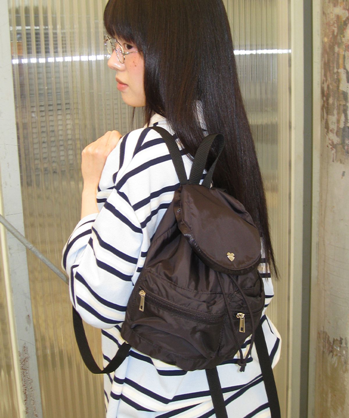 론론(RONRON) RUFFLE POINTED MINI BACKPACK BLACK