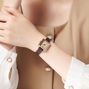 JAT-010 스퀘어 여성 패션 시계