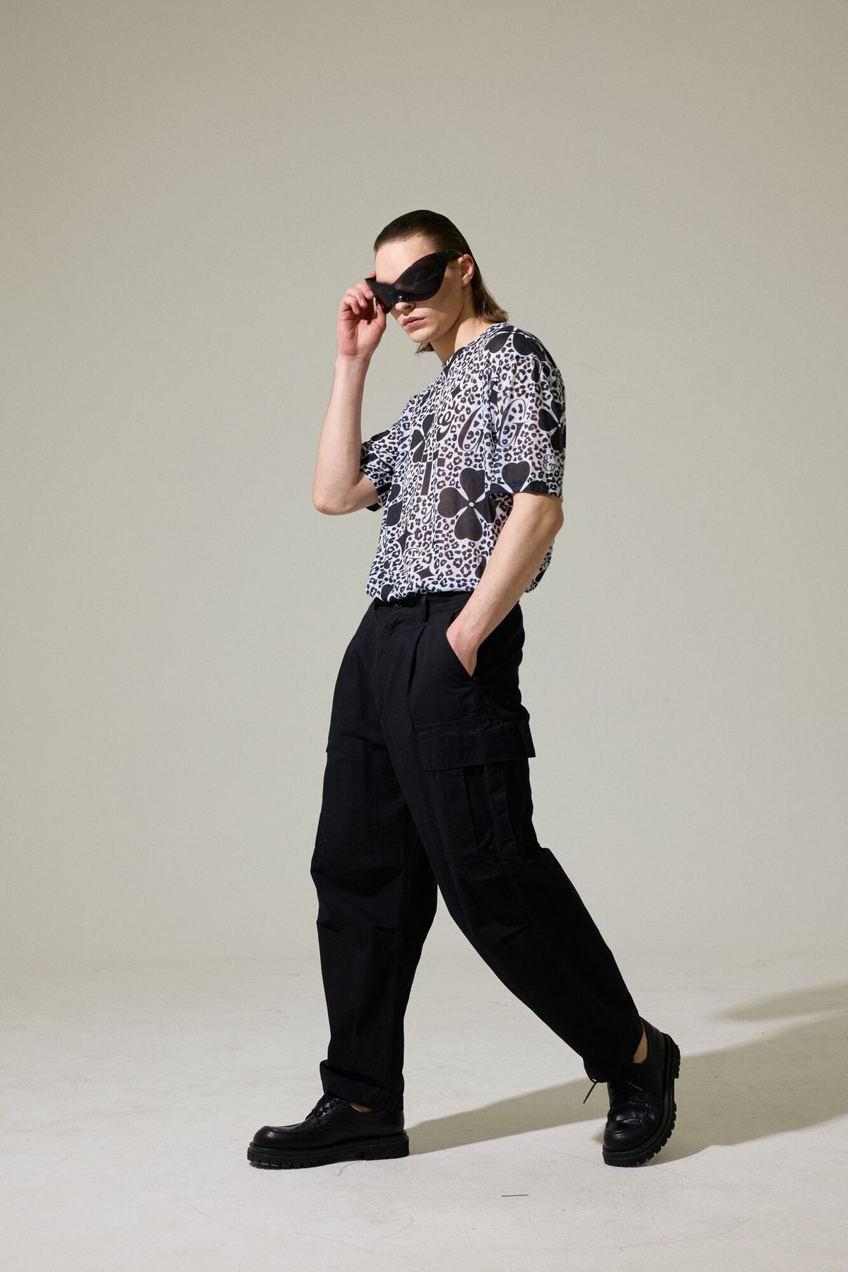 그리디어스(GREEDILOUS) Black Clover Print Short Sleeve