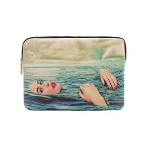 TP랩탑백씨걸345 x 25 h. 2