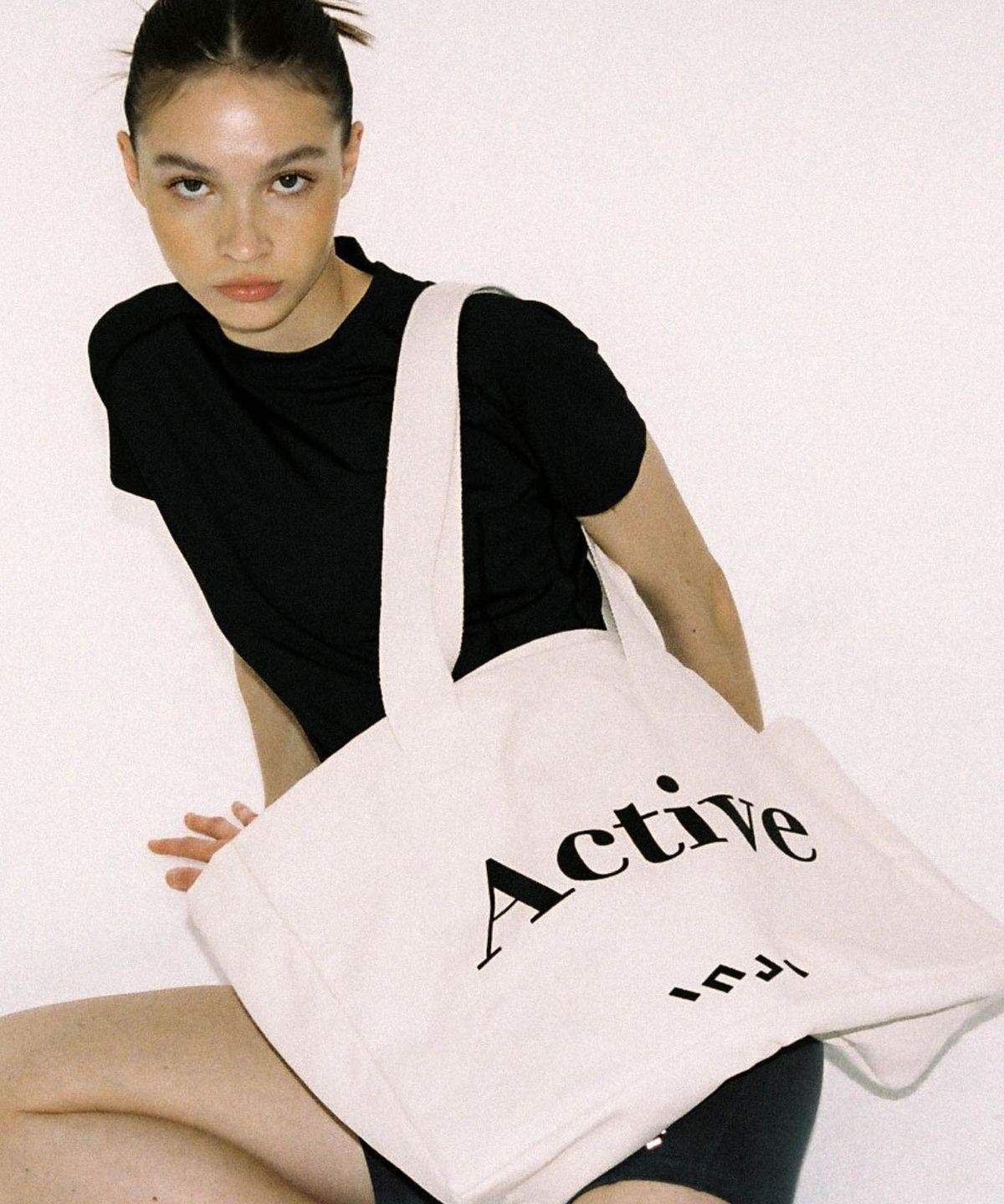 인지액티브(INJIACTIVE) INJIACTIVE TOTE BAG 크림