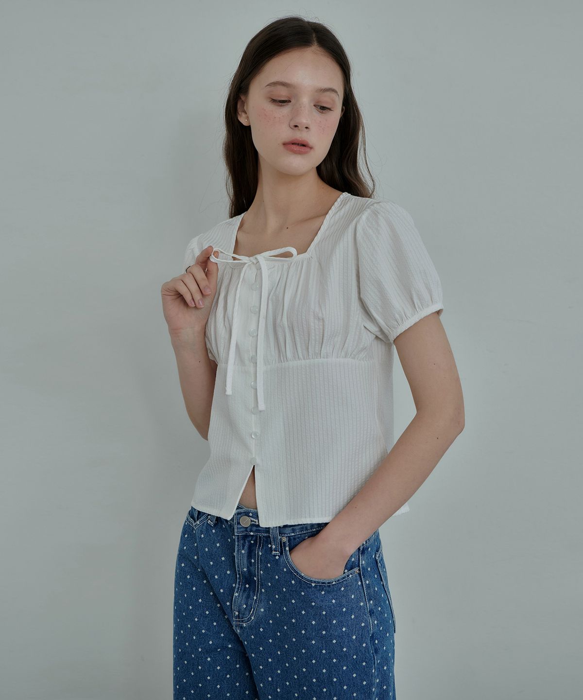 판도라핏(PANDORAFIT) Bunny Button Half Blouse