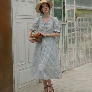 SR_Lace v-neck dress