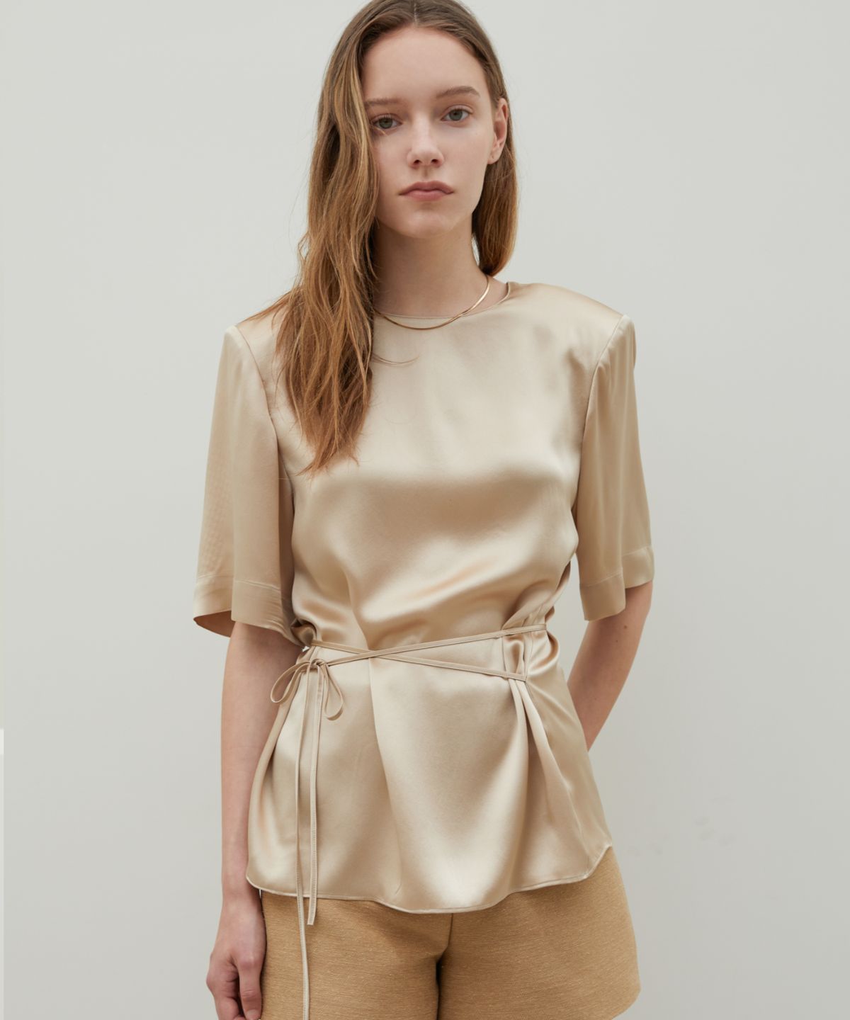 분닥세인츠(THE BOONDOCK SAINTS) Padded Silk Satin Blouse Gold