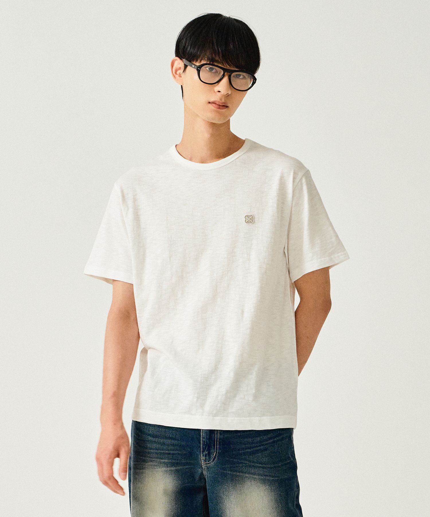 ◆SATUR◆ All Day Slavic Short Sleeve T-Shirt Organic White MUSINSA | SATUR All Day Slab Short-Sleeved T-Shirt Organic White