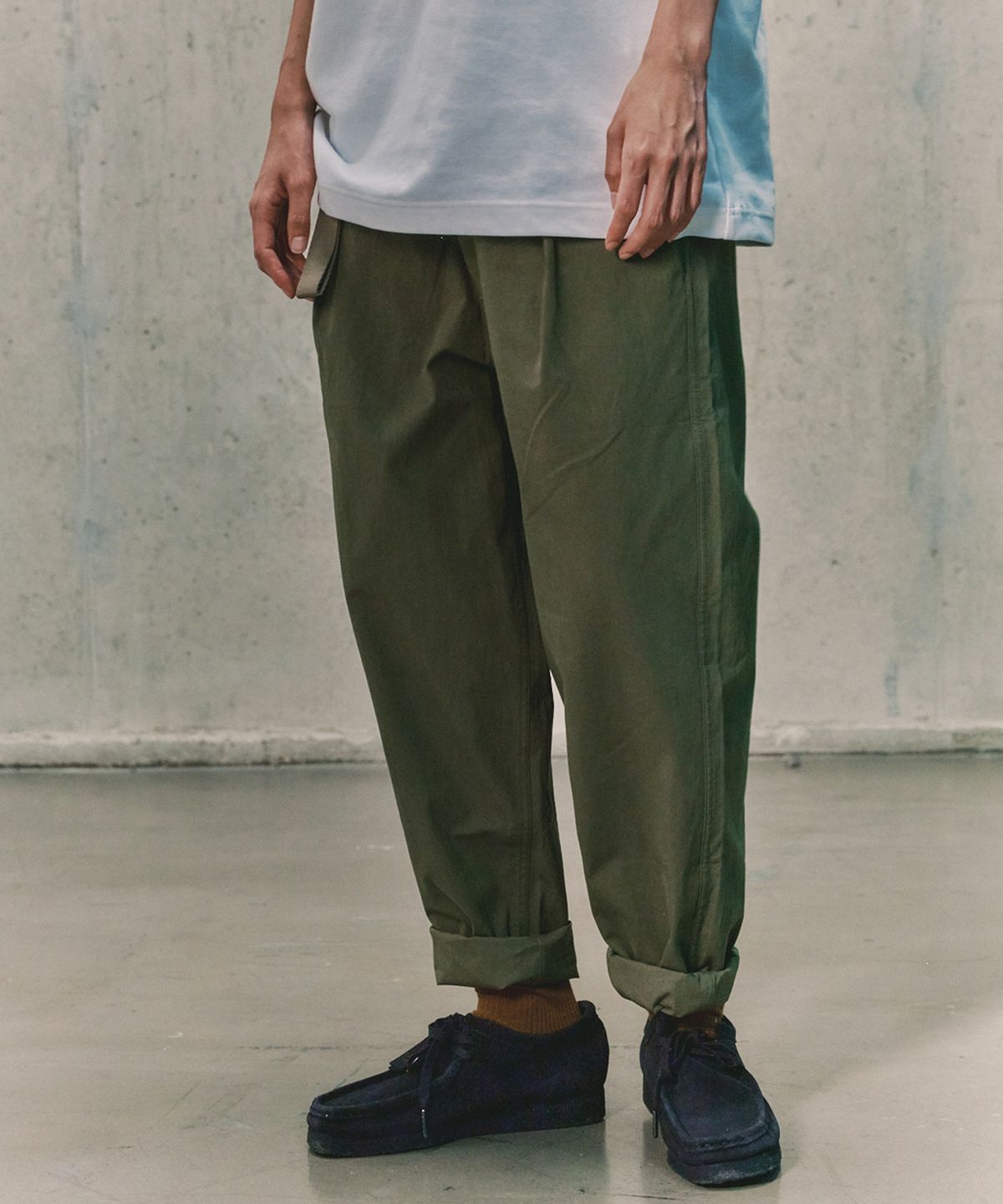 카네이테이(KANEITEI) GINZA TAPERED SLACKS PANTS (OLIVE DRAB)