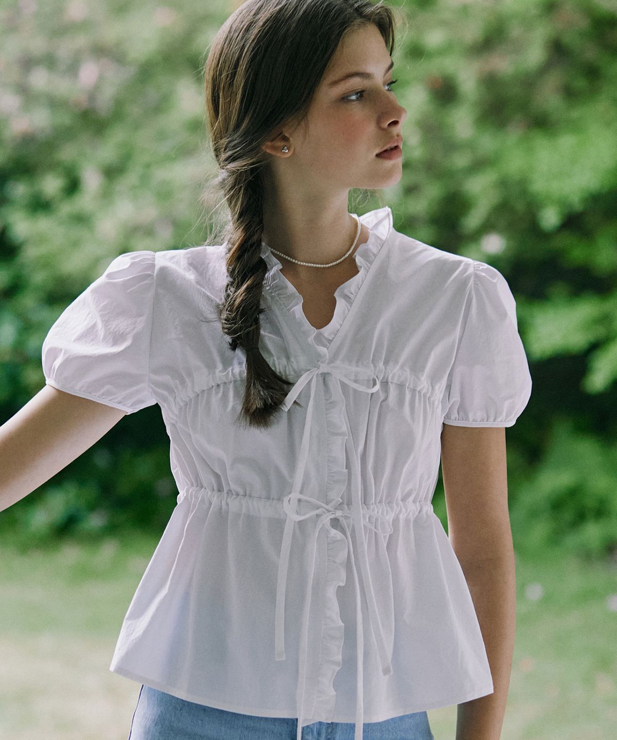 논로컬(NONLOCAL) Ribbon Shirring Puff Sleeve Blouse - White