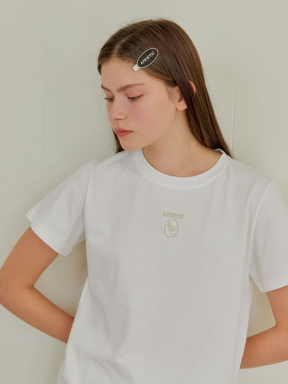 아노에틱(ANOETIC) ANC EMBROIDERY LOGO TEE_WHITE