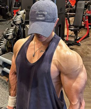 딥핏 레터링 로고 볼캡_피그먼트 블루