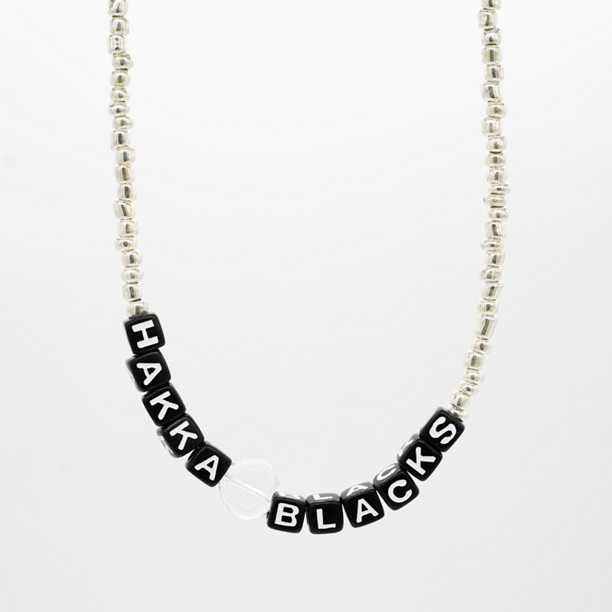 하카블랙스(HAKKABLACKS) Black Initial Heart Bead Necklace