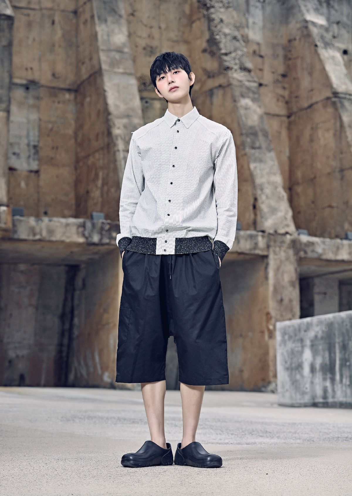 발로렌(VALOREN) Ribbed Hem Stripe Shirt