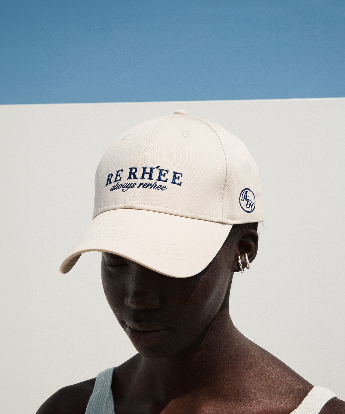 리이(RE RHEE) LOGO EMBROIDERED COTTON BALL CAP BEIGE