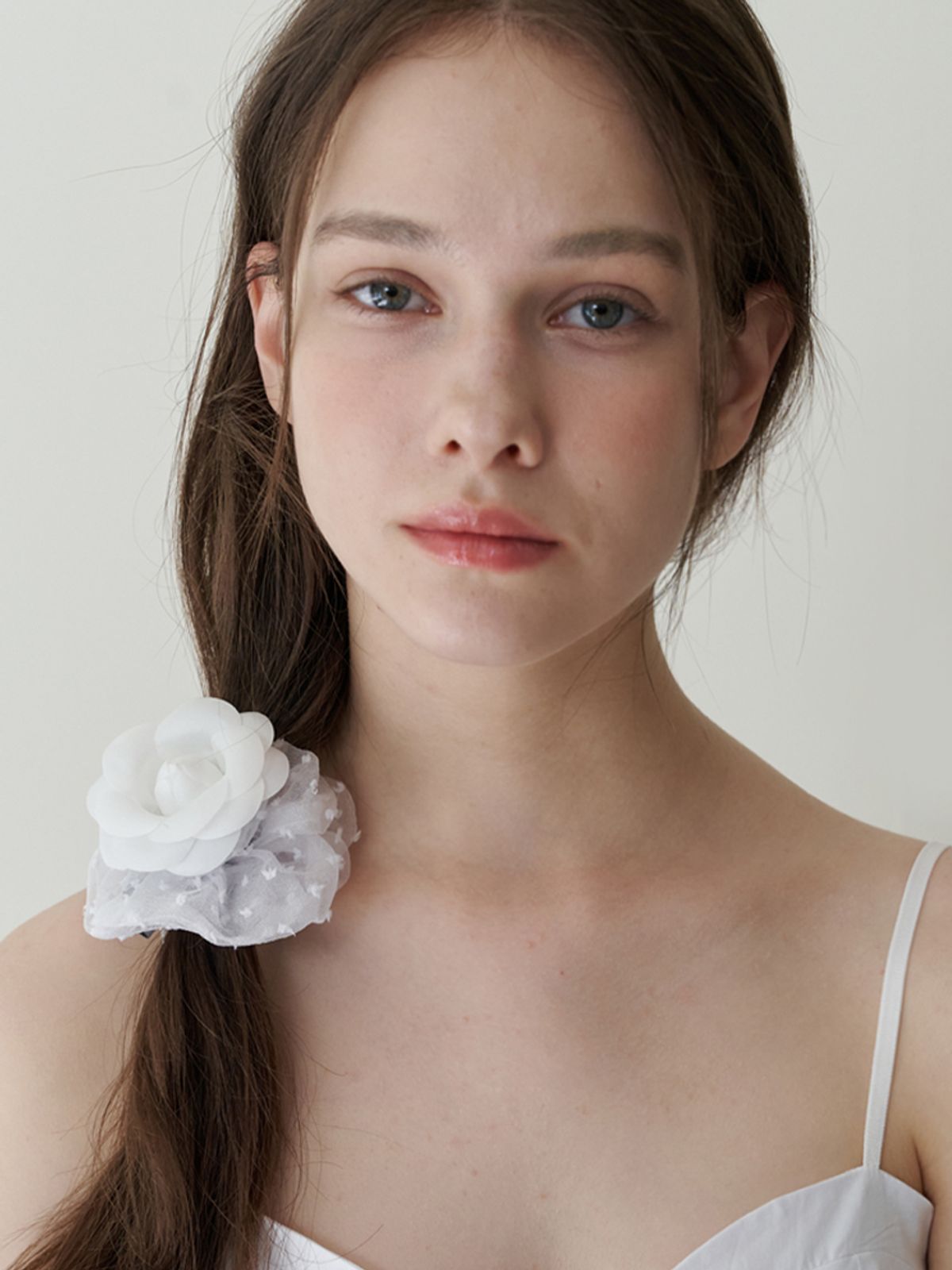 카인더베이비(KINDABABY) flower dot organdy scrunch - white