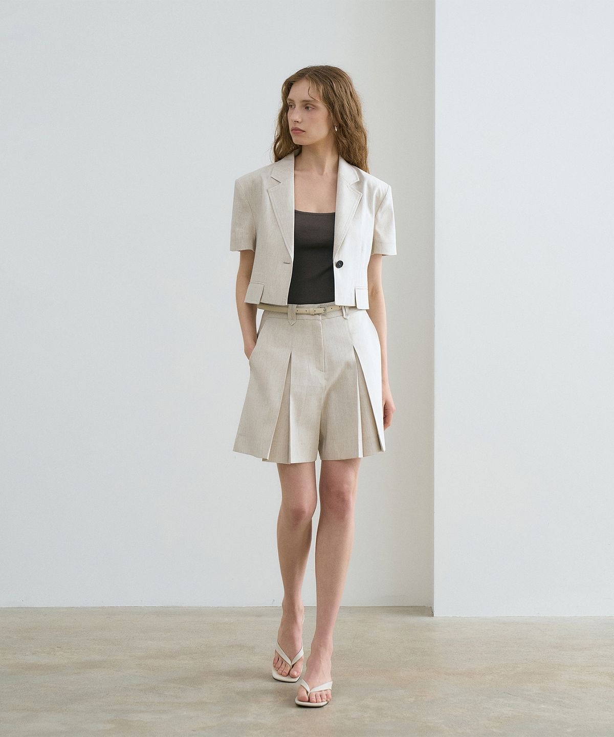 르네제이(RENEJ) Pleated Wide Half Pants