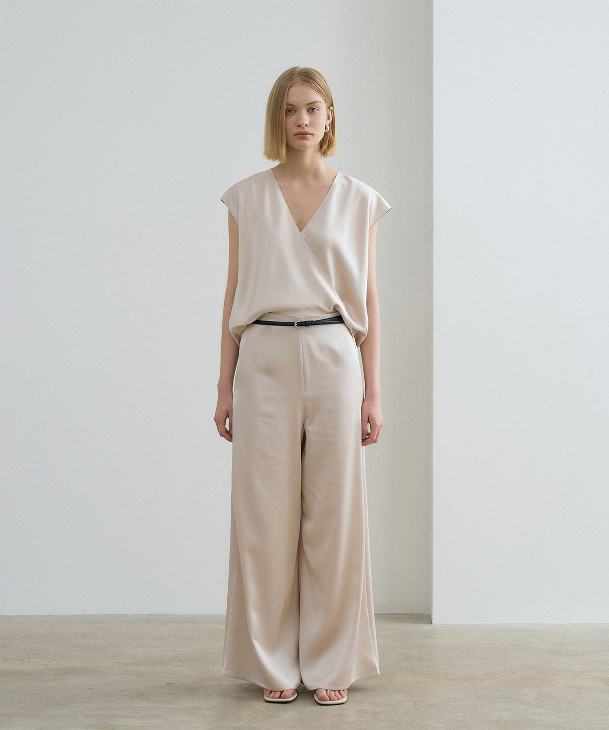 르네제이(RENEJ) View Wide Trousers