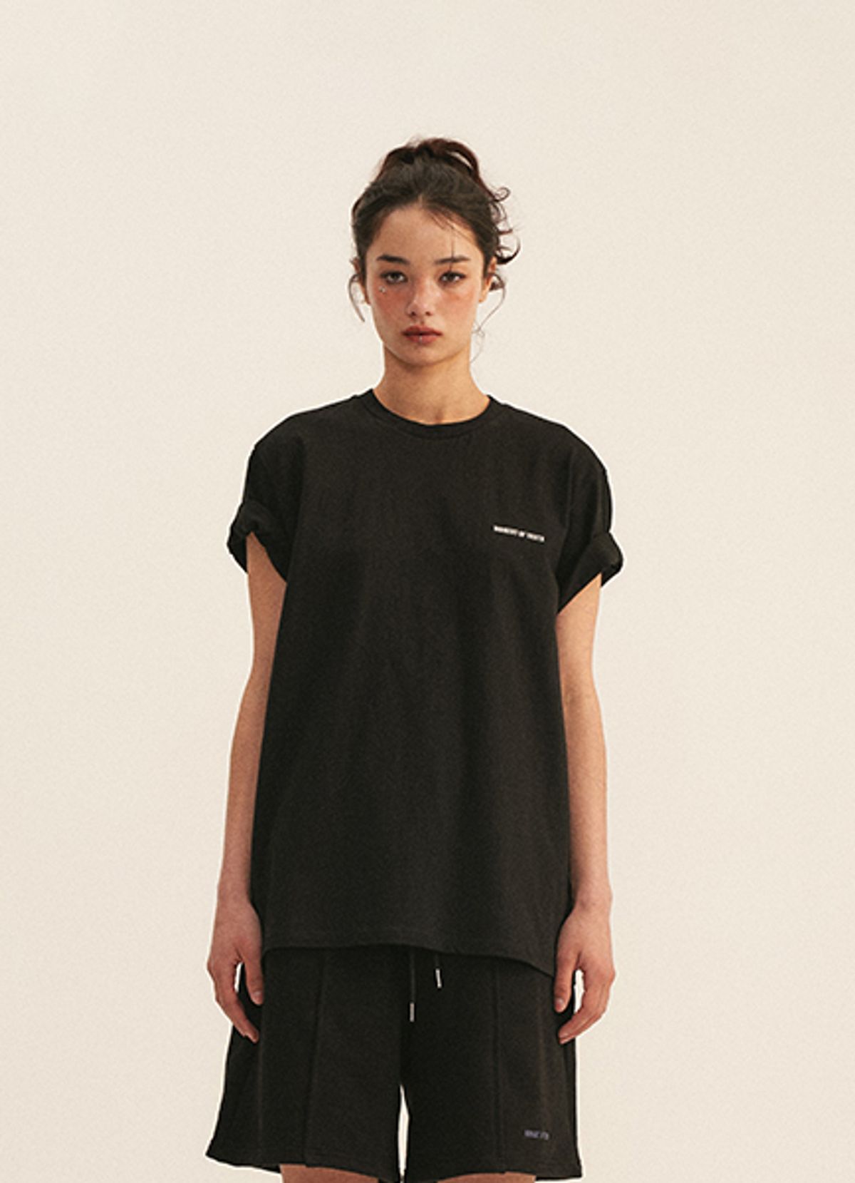 엠티오티(MTOT) Printed Short Sleeve T-shirt(Black)