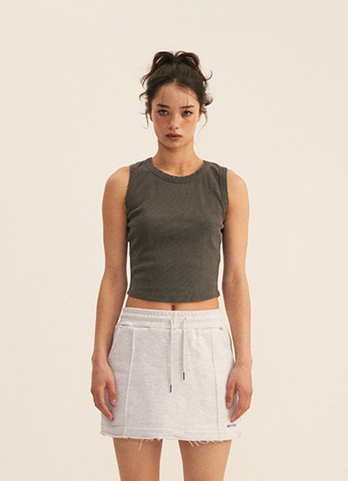 엠티오티(MTOT) Vintage Cropeed sleeveless (Charcoal)