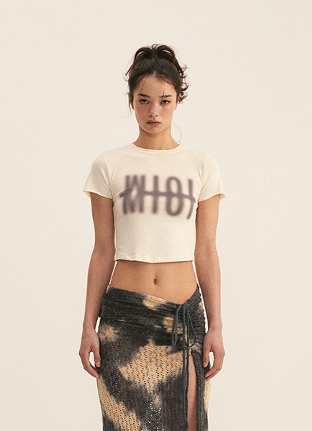 엠티오티(MTOT) Raw-Hem Cropped T-shirt (Cream)