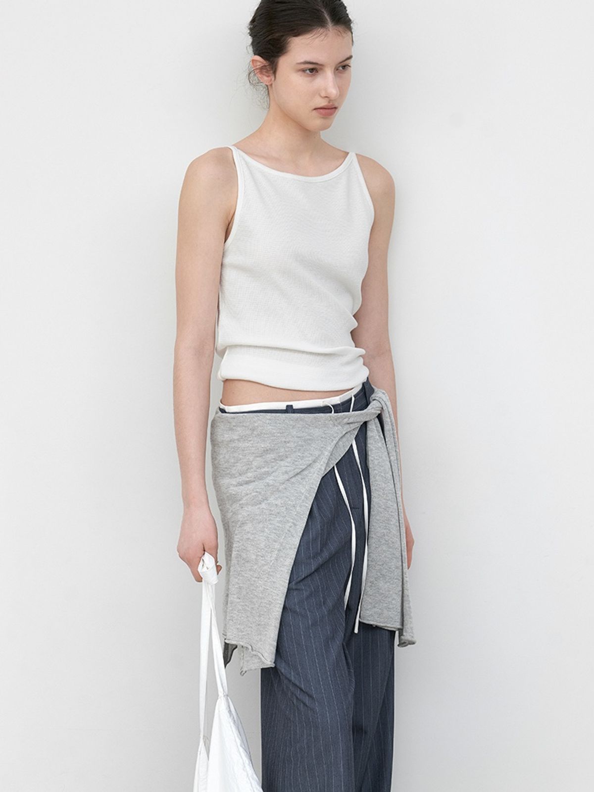 아틀리에 나인(ATELIER NAIN) ESSENTIAL SOLID SLEEVELESS TEE(Z-T-6930)