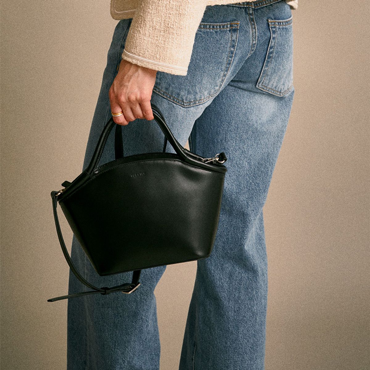투에투아(TUETTOI) SORTIE BAG (소티백) - BLACK