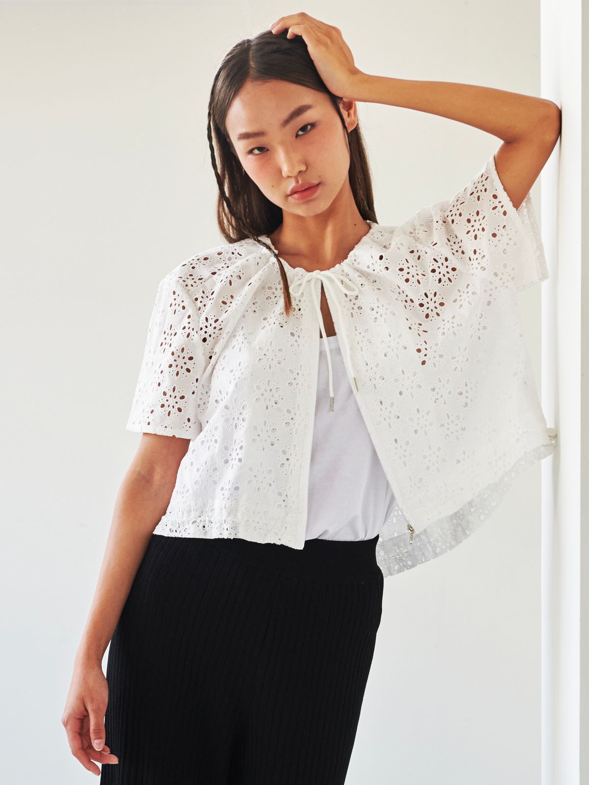 로희어패럴(ROHEE APPAREL) 레이스 라운드 넥 블루종 / 오프화이트
