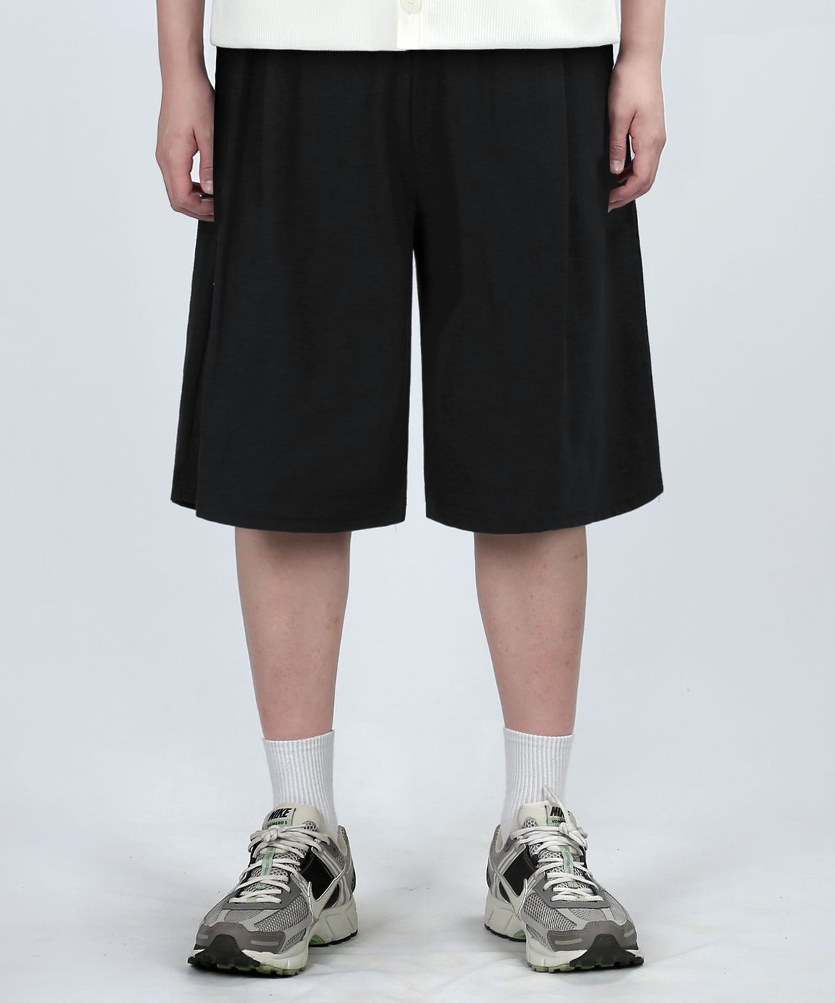 베리베인(VERYVAIN) LINEN BERMUDA PANTS (BLACK)
