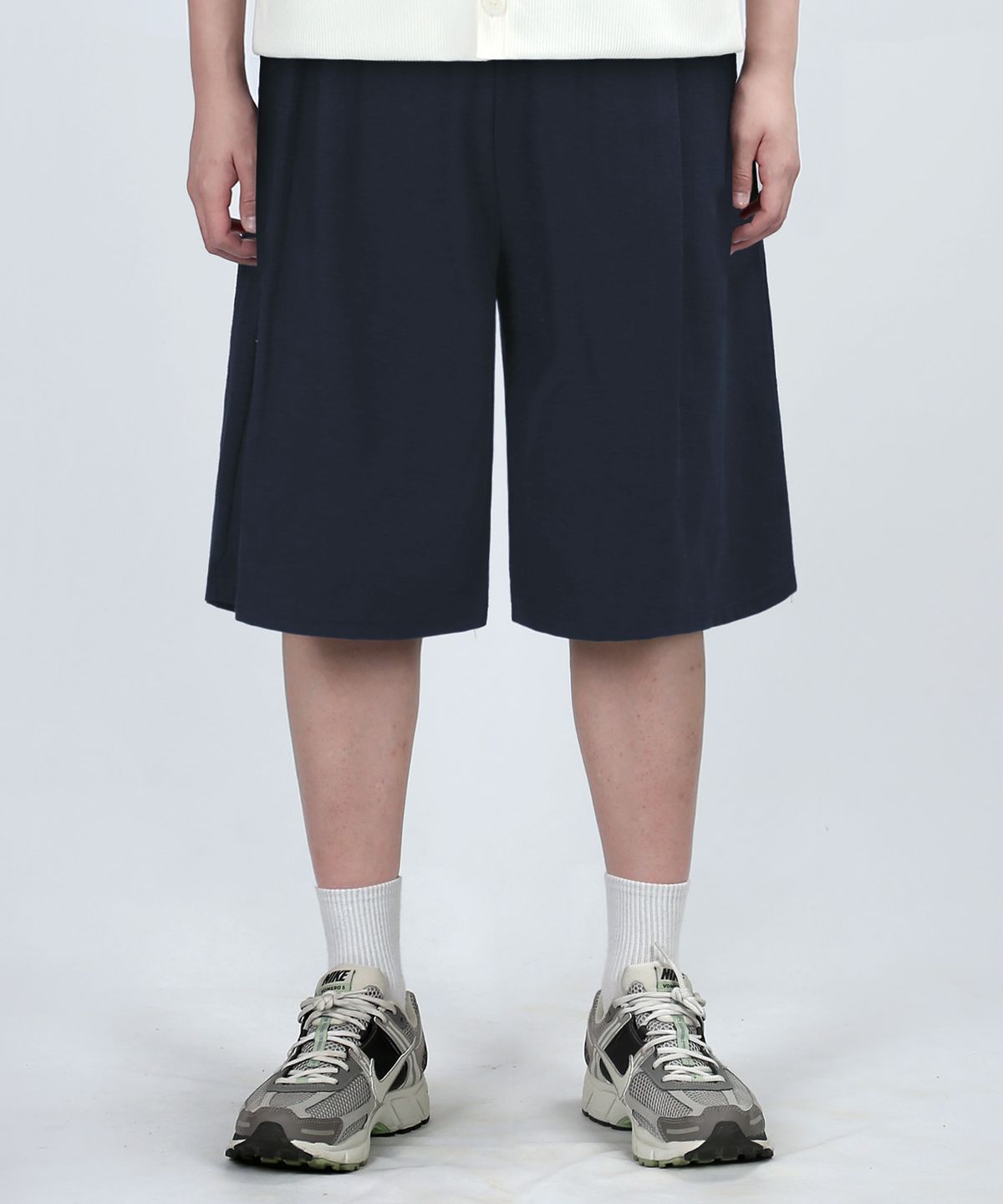 베리베인(VERYVAIN) LINEN BERMUDA PANTS (NAVY)