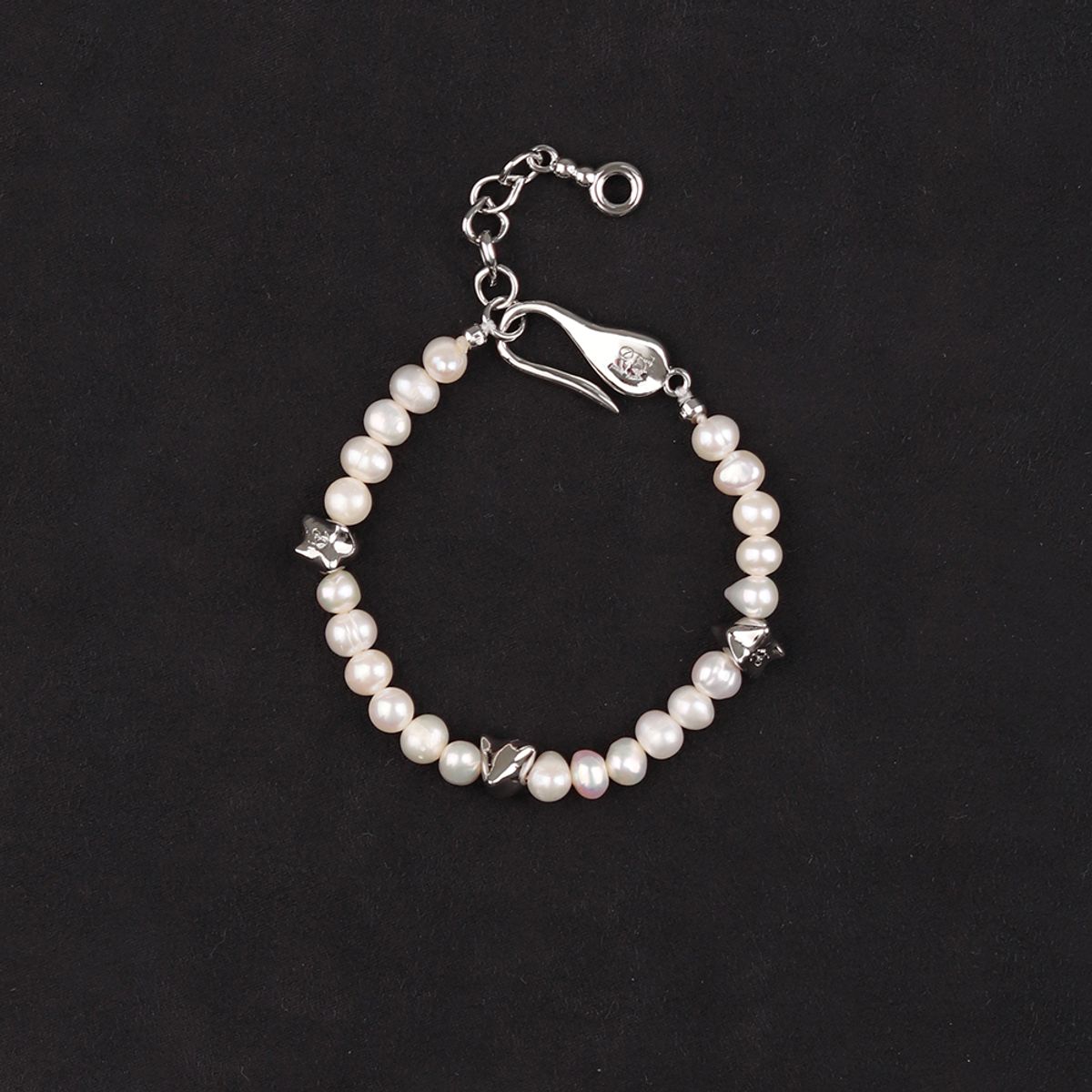 로울(LOWOOL) Struggle pearl bracelet