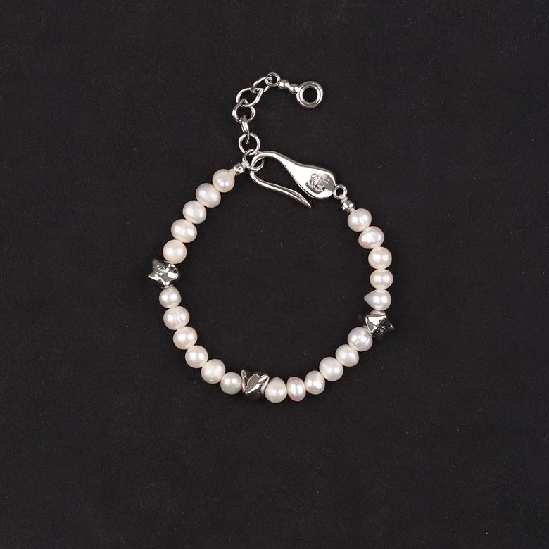 Struggle pearl bracelet