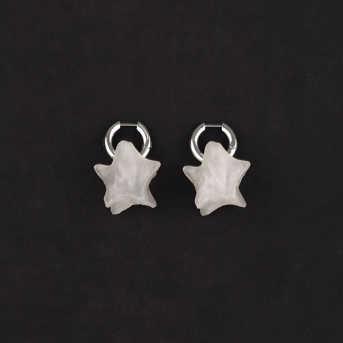로울(LOWOOL) White struggle earrings