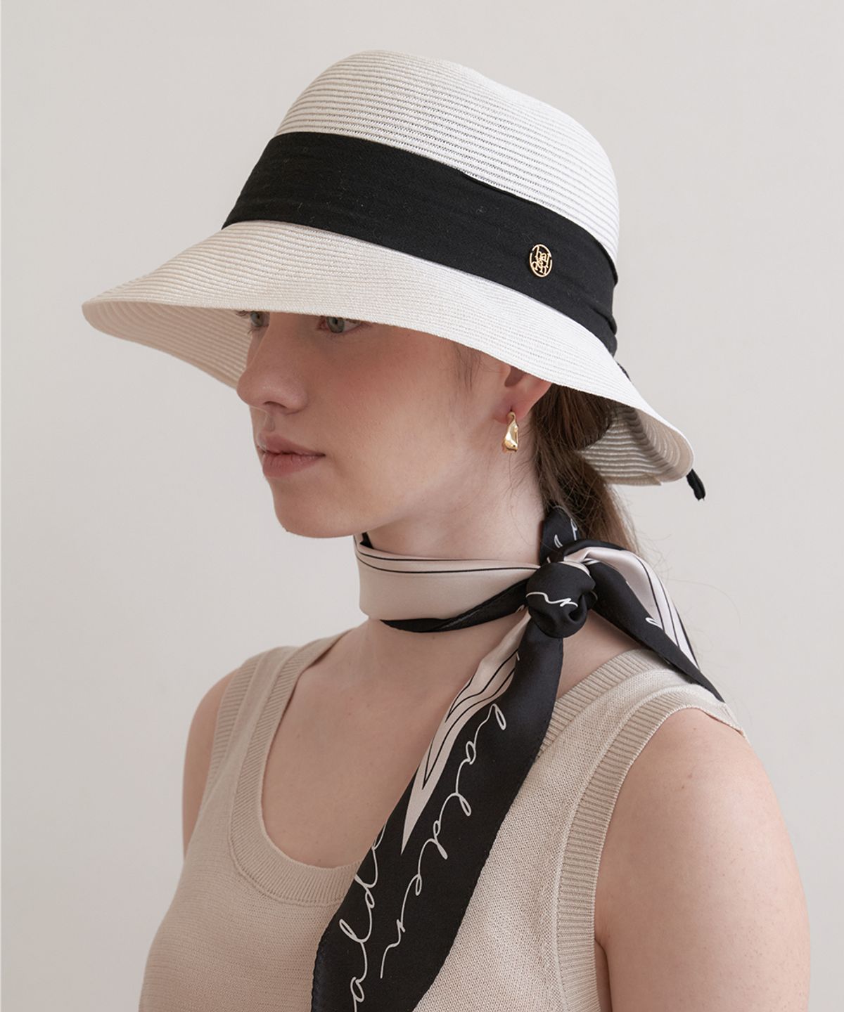 할렌(HALDEN) short visor ribbon cloche hat (C050_white)