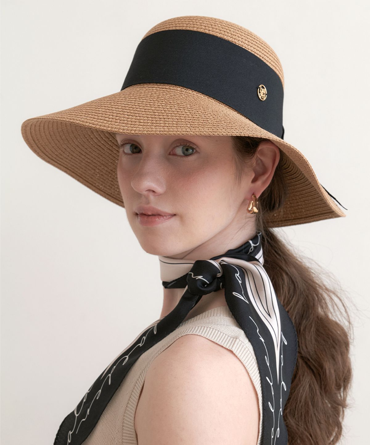 할렌(HALDEN) long visor ribbon cloche hat (C051_beige)
