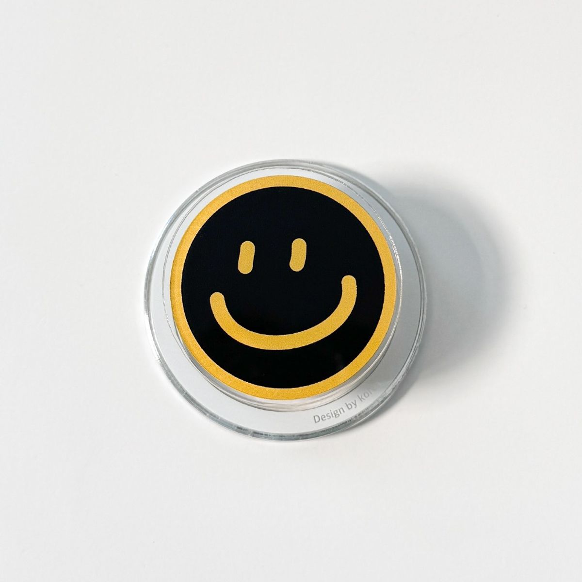 에이쓰리비쓰리(A3B3) [맥세이프 아크릴 톡 ] Smile Black Yellow 스마일 블랙 옐로