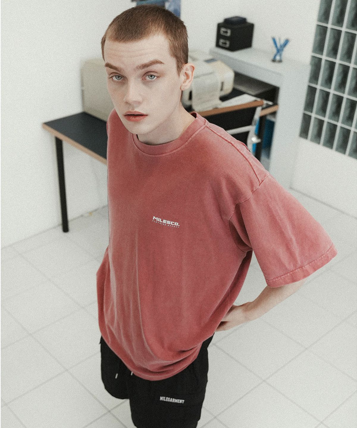 더마일(THEMILE) PIGMENT ESSENTIAL CREW[PIGMENT RED]