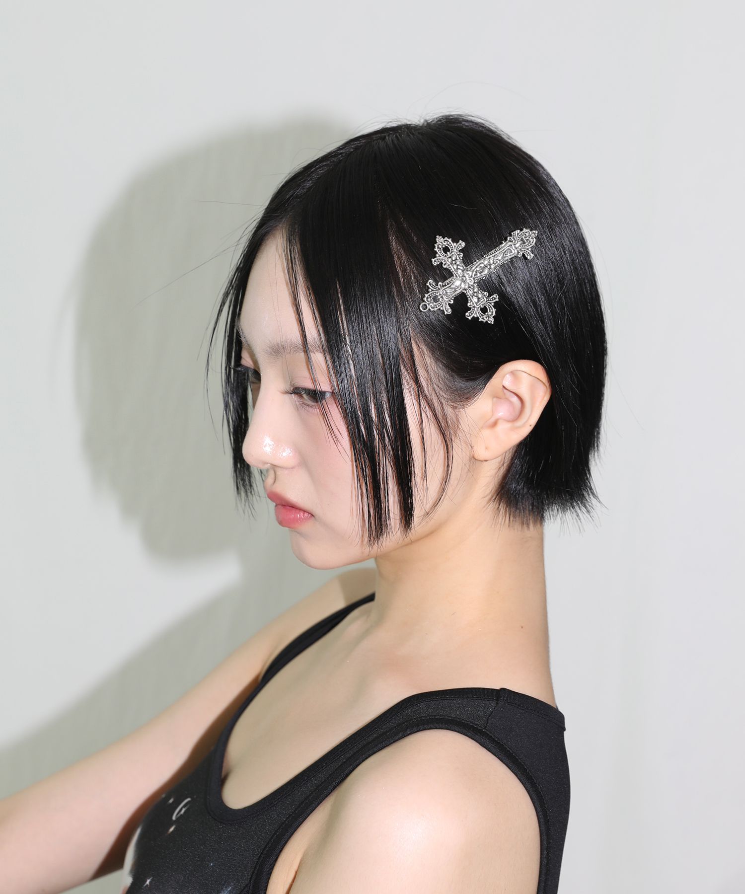 ヘアピン MUSINSA公式 | CLUT STUDIO ゴシック十字ヘアピン
