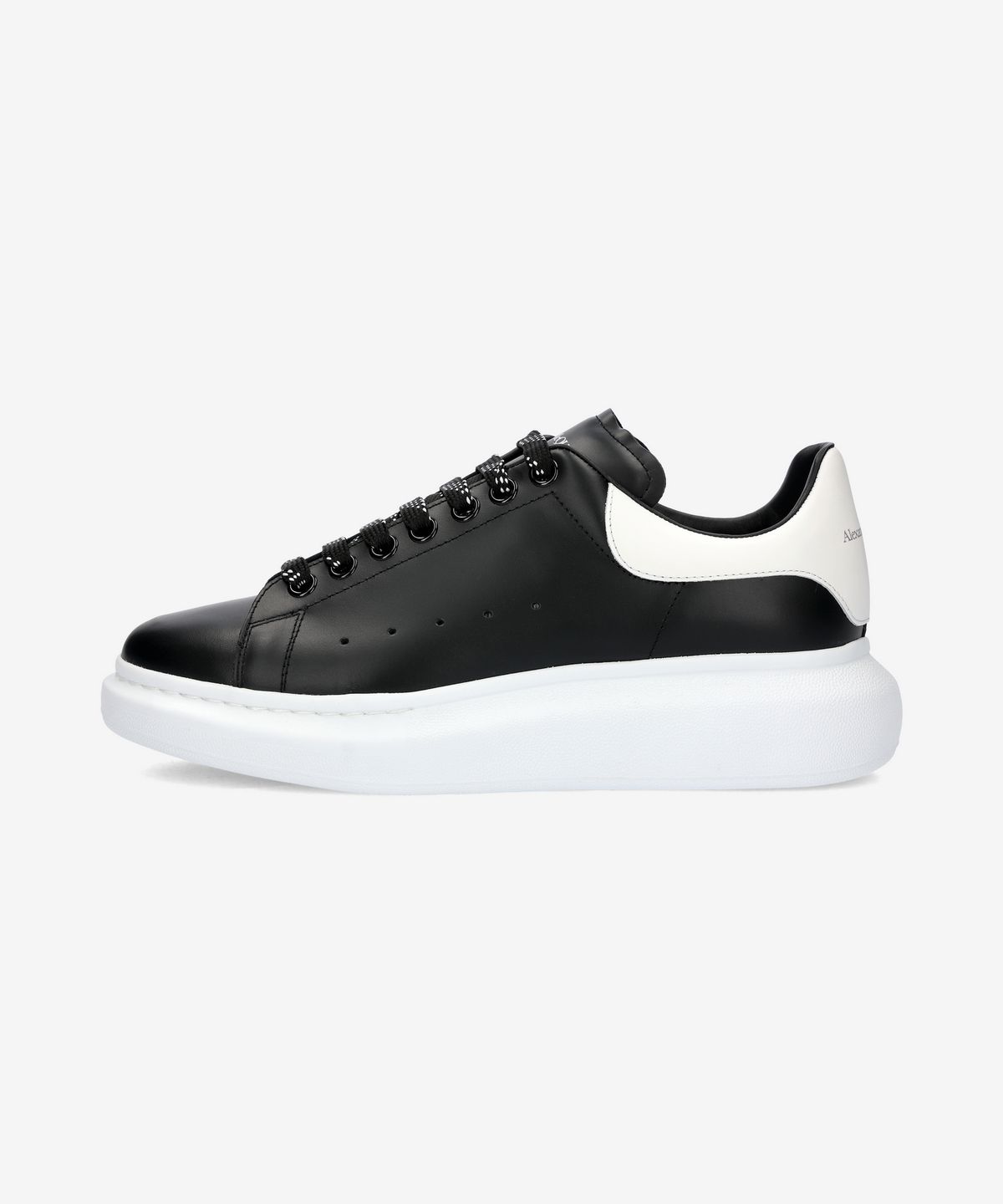 알렉산더 맥퀸(ALEXANDER McQUEEN) 오버솔 스니커즈 - 블랙:화이트 / 553680WHGP51070