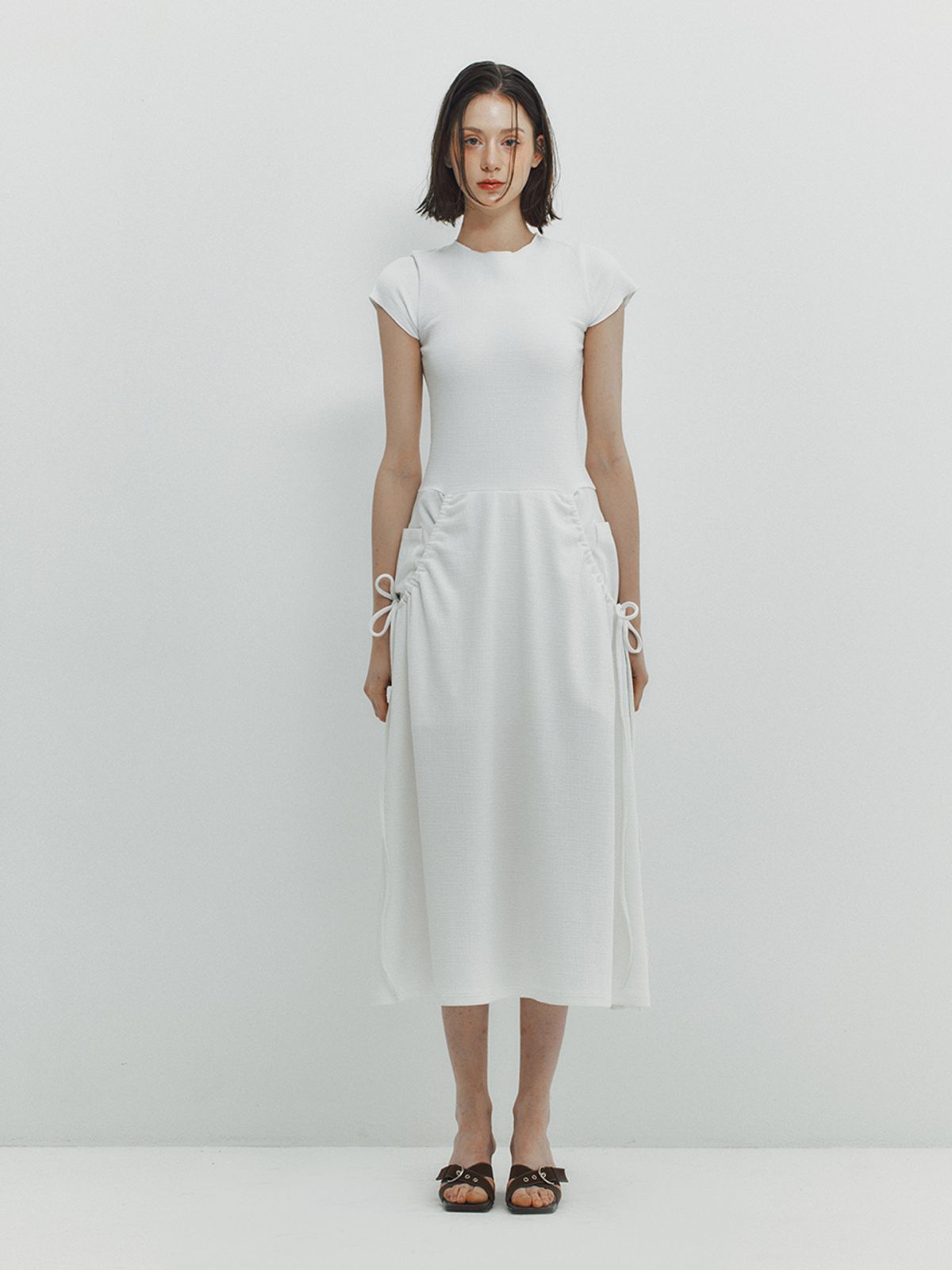 민더리(MEENDERI) SHIRRING POCKET MAXI DRESS - WHITE
