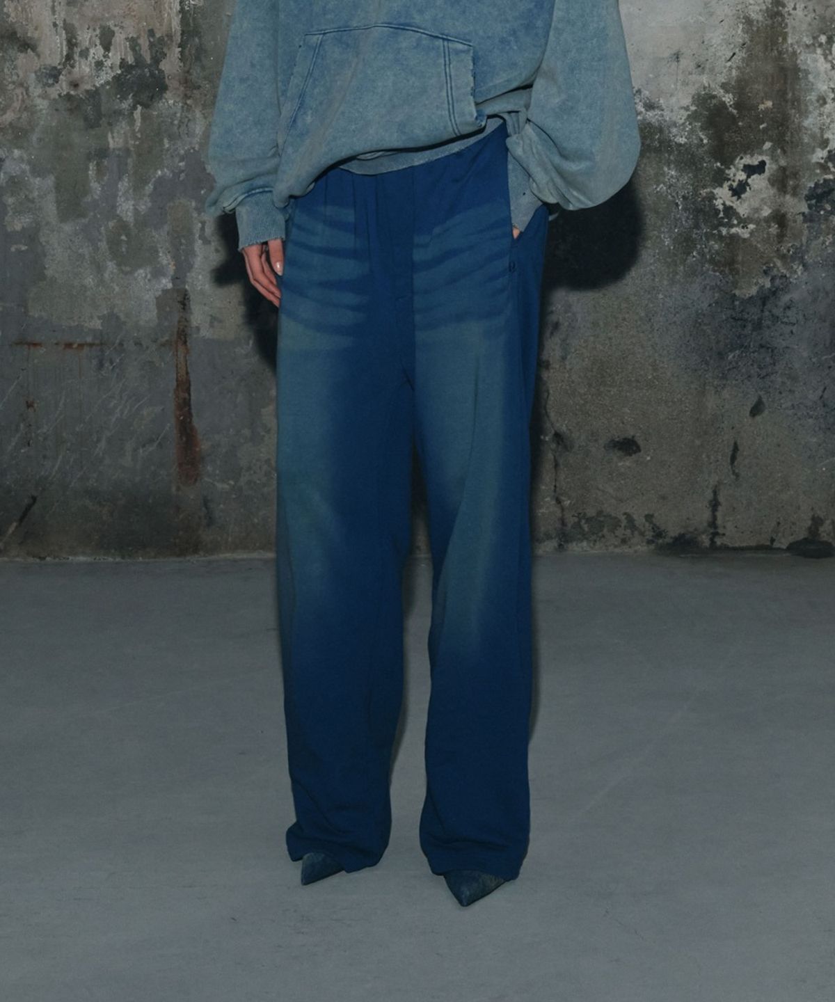 더포르타(THEPORTA) WASHED SWEATPANTS, BLUE