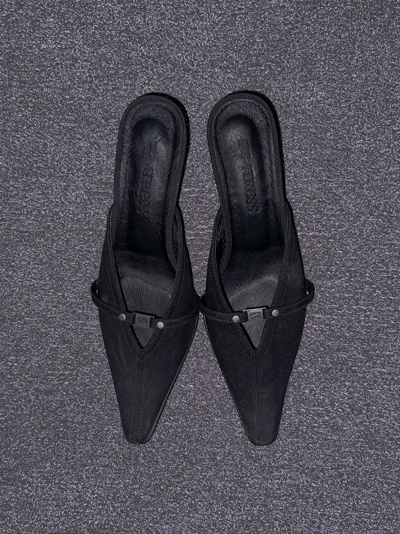ESSENTIAL WAXED MULES 01 BLACK