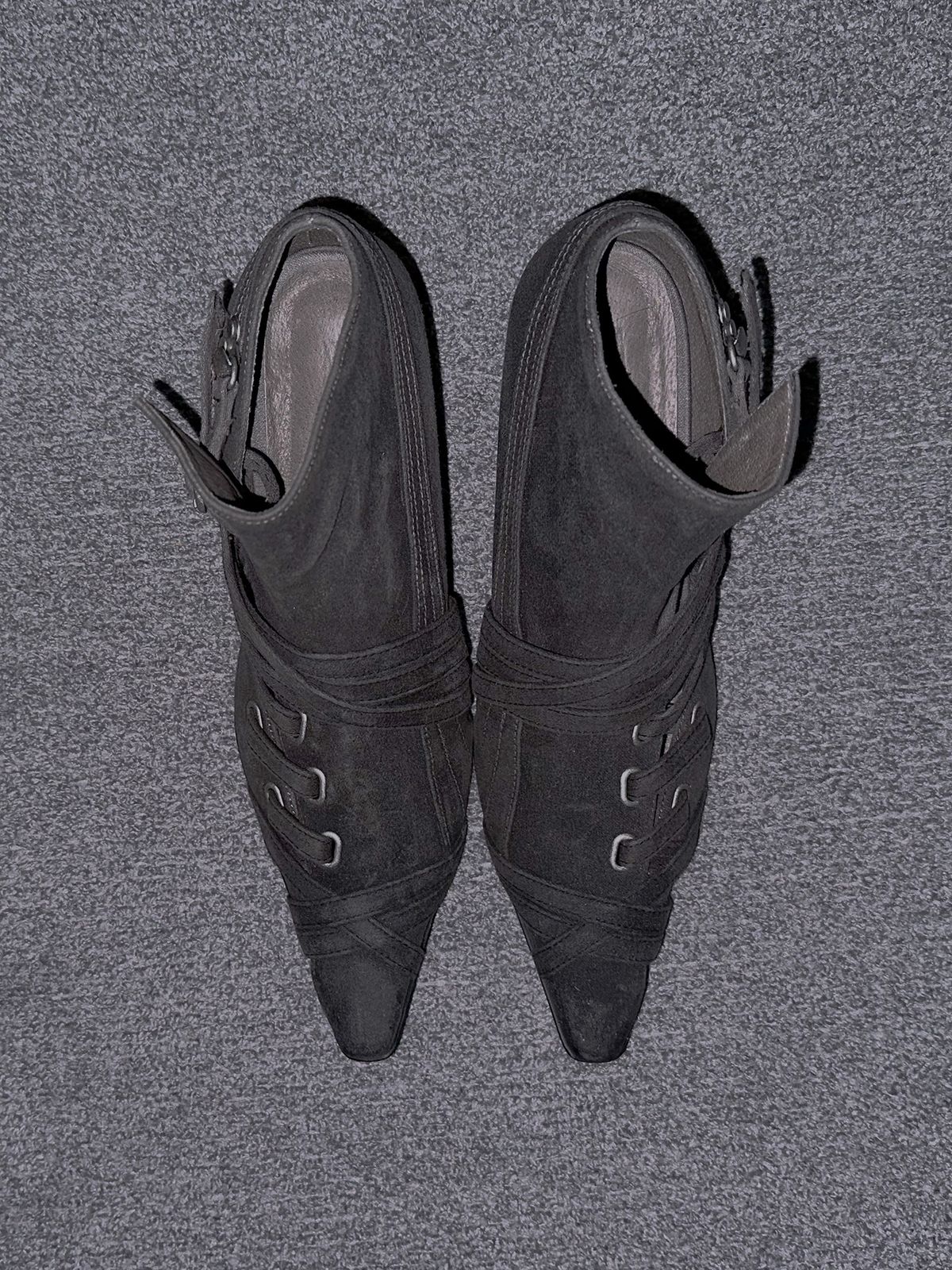 포트리스(4TRESS) ICONIC WAXED STRAPPY PUMPS 01 GRAY