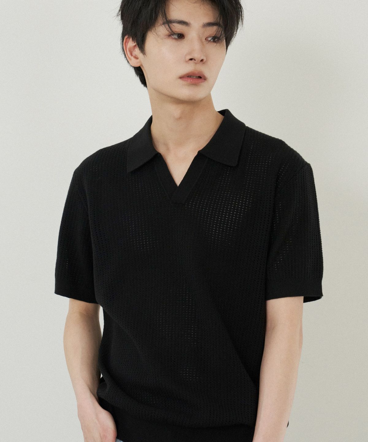210에디트(210EDIT) 남성 펀칭 슬릿 카라니트_ZE2SW234_BLK