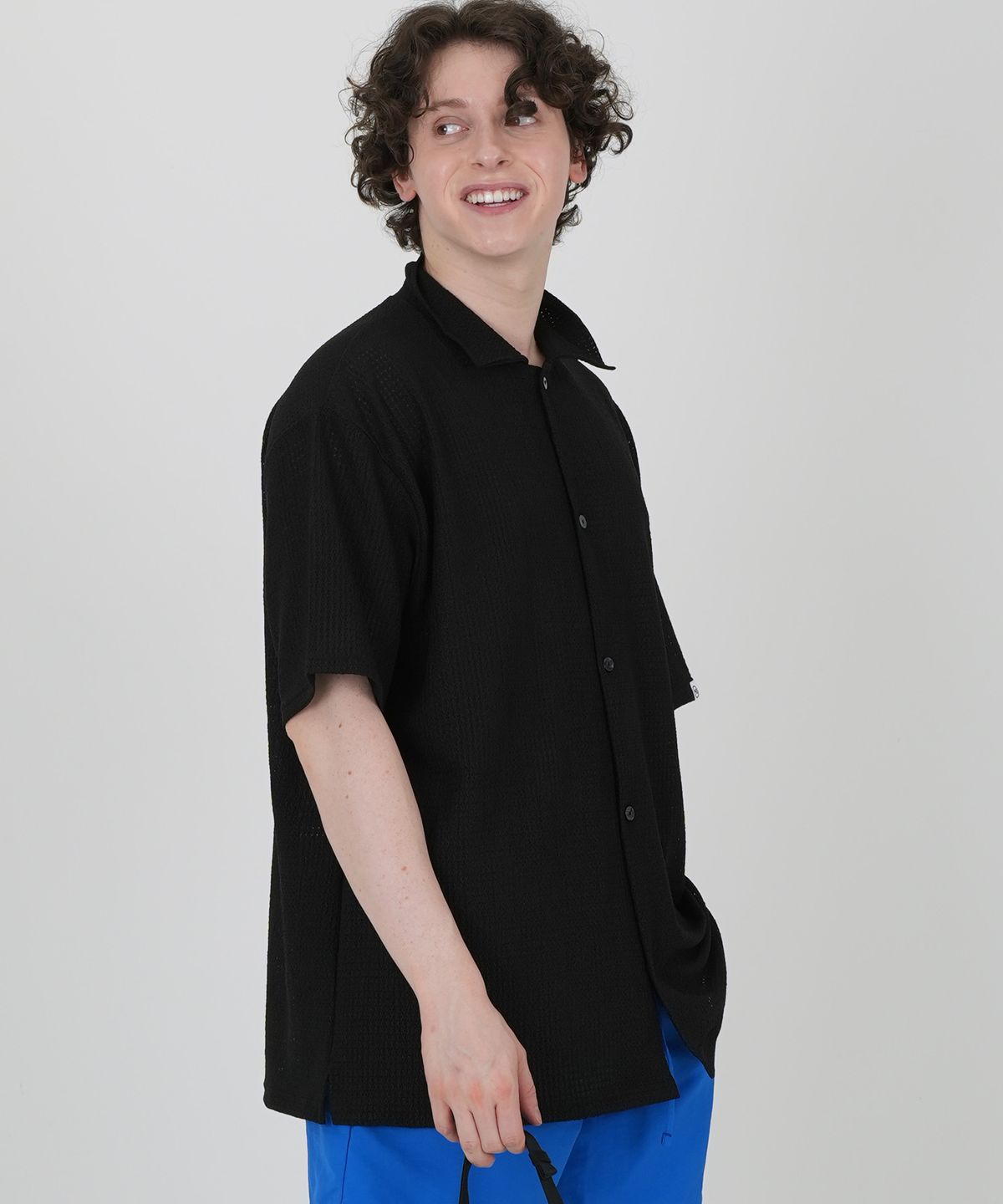 에이본(THE-ABON) 린넨스판 오버핏 하프셔츠 블랙