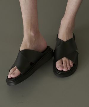 크로스 X 레더 스트랩 슬리퍼 SFT-401