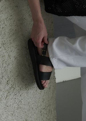 스트랩 샌들 블랙 레더 버클 샌달 SFT-404
