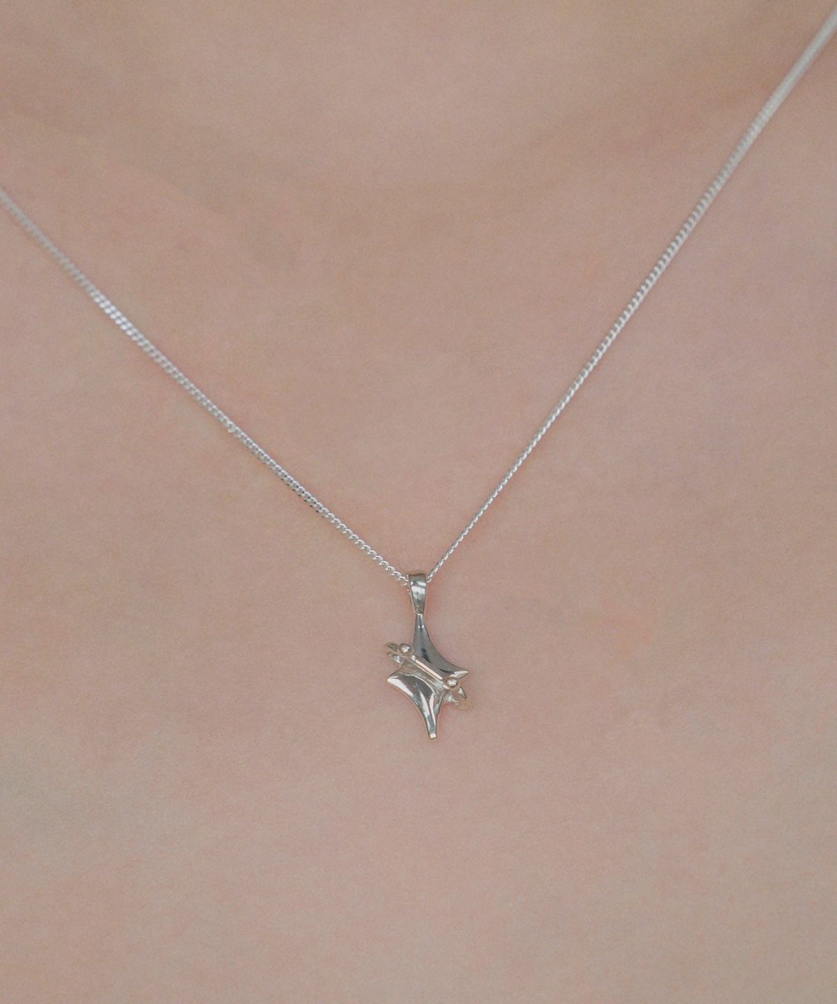 포스트루드(POSTLUDE) [SILVER] SPARKLING OB PENDANT NECKLACE
