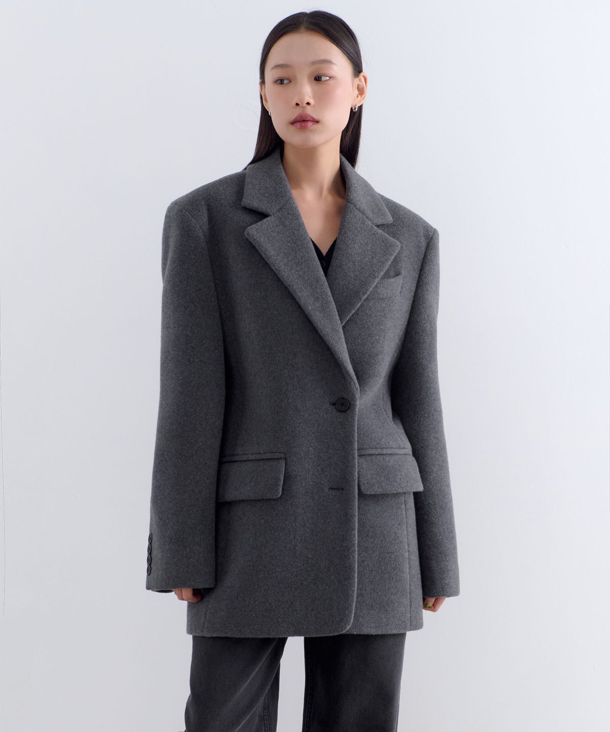 무신사 스탠다드 우먼(MUSINSA STANDARD WOMAN) 우먼즈 울 블렌드 볼륨 멜톤 오버 숄더 블레이저 코트 [미디엄 그레이]