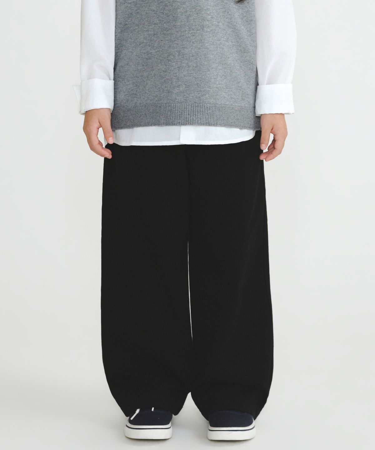 무신사 스탠다드 키즈(MUSINSA STANDARD KIDS) 속기모 원 턱 와이드 치노 팬츠 [블랙]